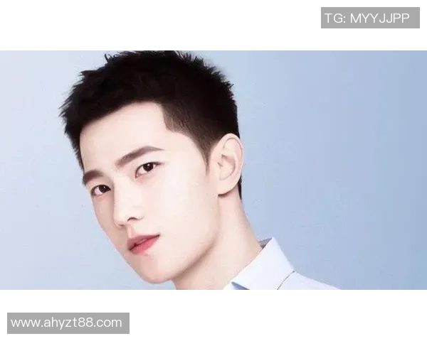 足球明星穿搭风采展现正装魅力引领时尚潮流新风尚